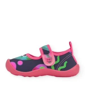 Zapatos de niña de punto y acuáticos