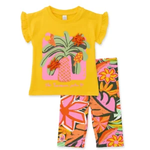 Conjunto de niña de punto con detalles en relieve