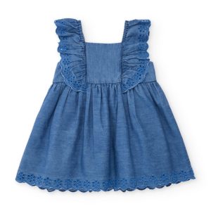 Vestido de niña de plana y volantes con bordado floral