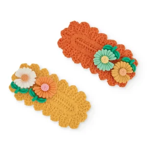 Conjunto de clips de niña con flores en relieve