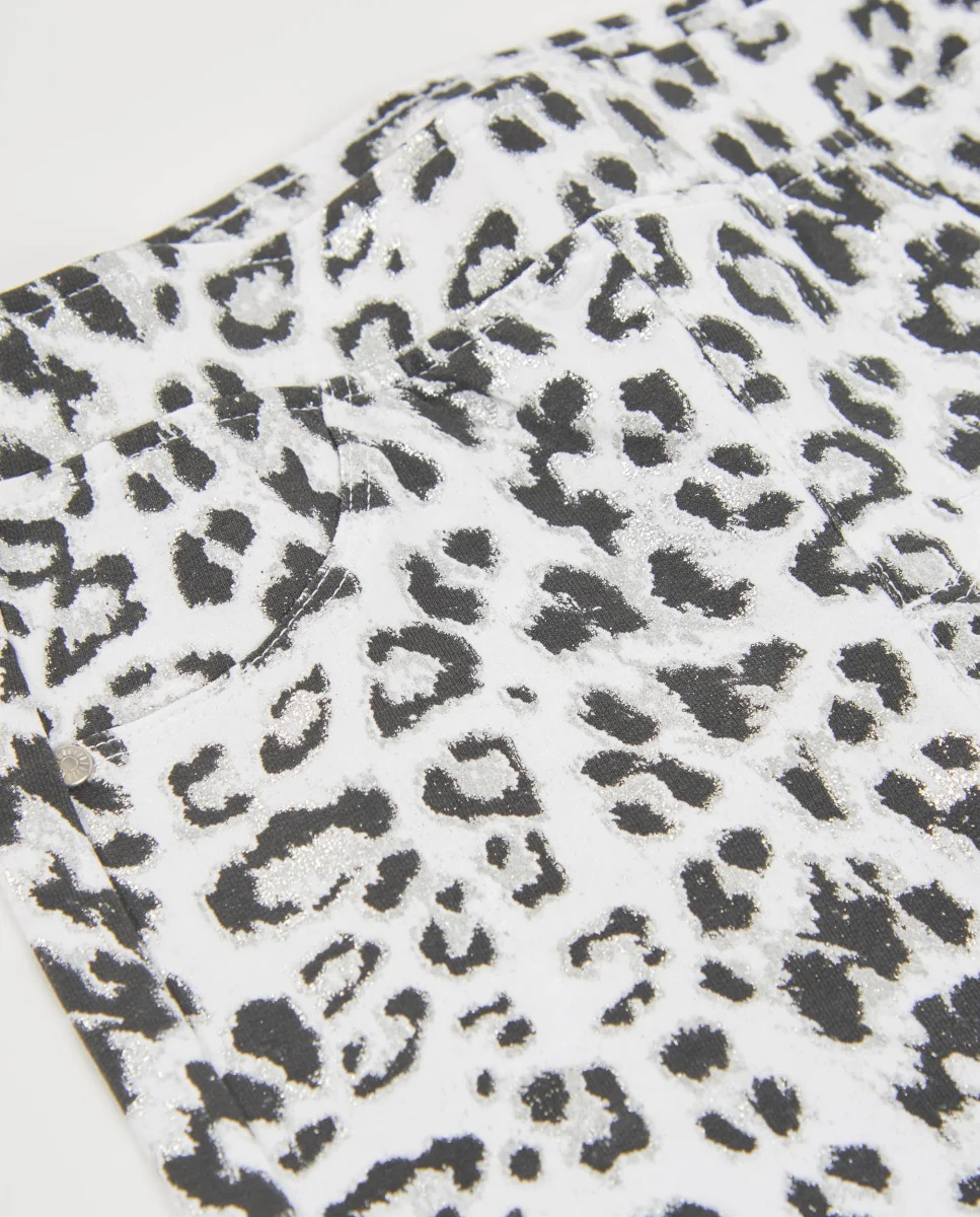 Short de niña de punto con diseño animal print - Imagen 4