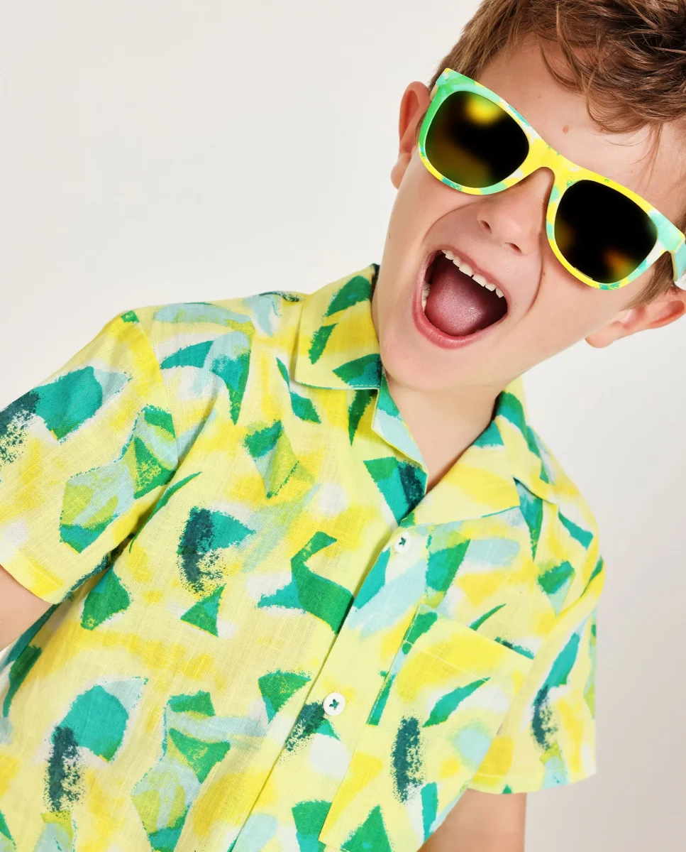 Camisa de niño de plana y estampado abstracto