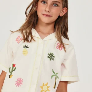 Camisa de niña de plana con bordados coloridos