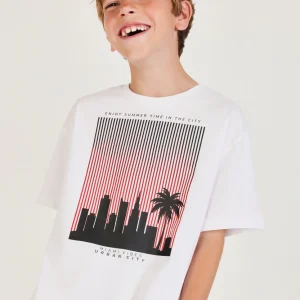 Camiseta de niño de punto y estampado con contraste