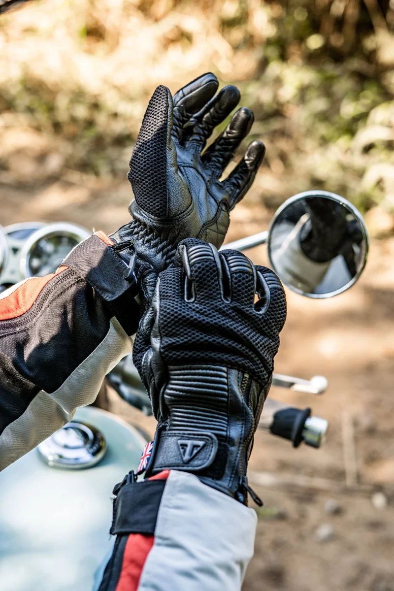 Guantes de Cuero Negro Triumph Raven Mesh - Imagen 4