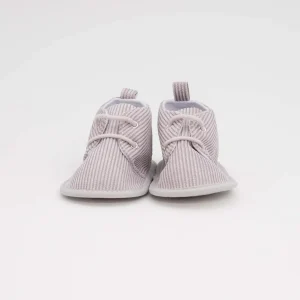 Zapatos de pana de bebé gris claro