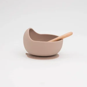 Cuenco con cuchara de madera