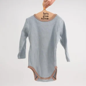 Body bebé manga larga gris y cuello marrón