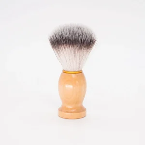 Brocha de afeitado con mango de madera