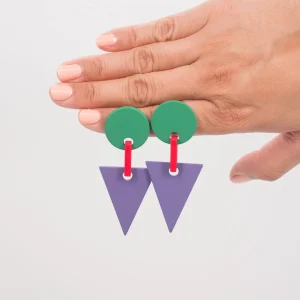 Pendientes geométricos triángulo en verde y morado
