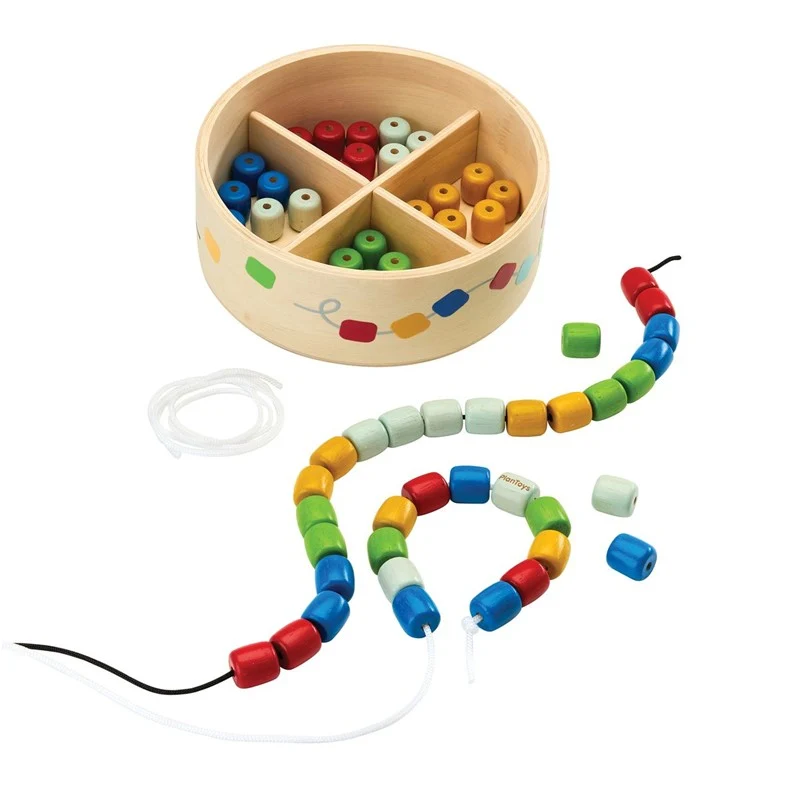 Caja enhebrar cuentas de madera – PlanToys - Imagen 2