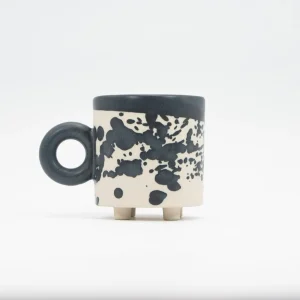Taza de cerámica original - Omug 200 Black Dots - FÓBE (República Checa)