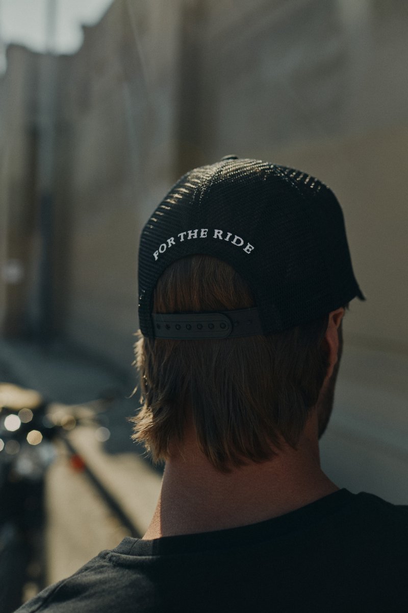 Triumph Gorra Trucker Letras Dorado - Imagen 6