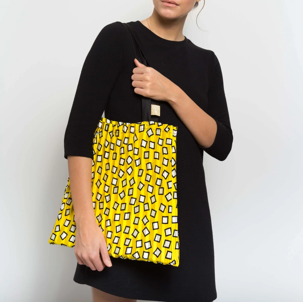 Bolso plisado satinado Quadratino - Write Sketch & / Multitudes bags (Milano) - Imagen 6