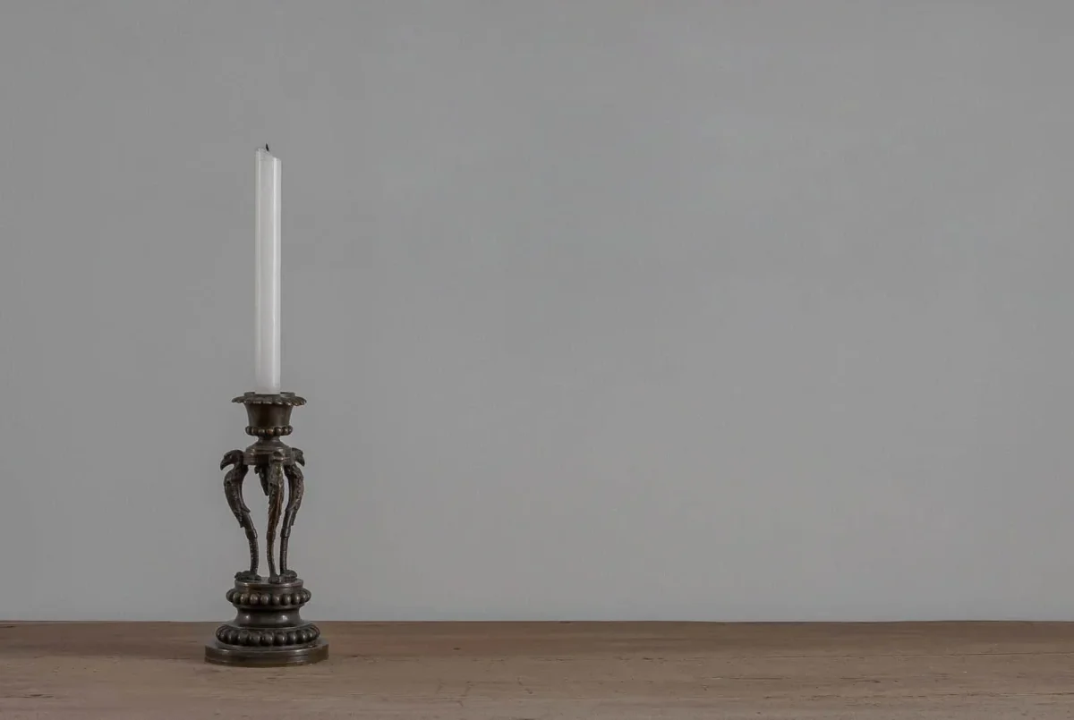 CANDELERO DE BRONCE BÁVARO - Imagen 2
