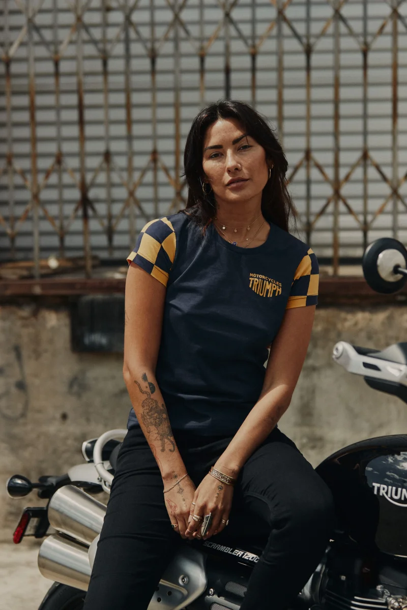 Triumph Camiseta de manga corta con tablero de ajedrez para mujer - Imagen 4